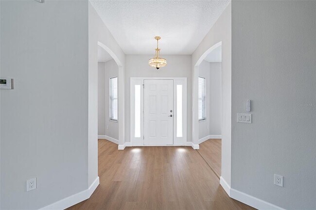 Foto del edificio - 32 Roxton Ln