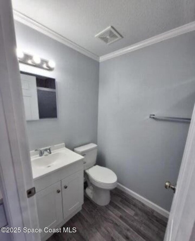 Building Photo - 1660 Bottlebrush Dr