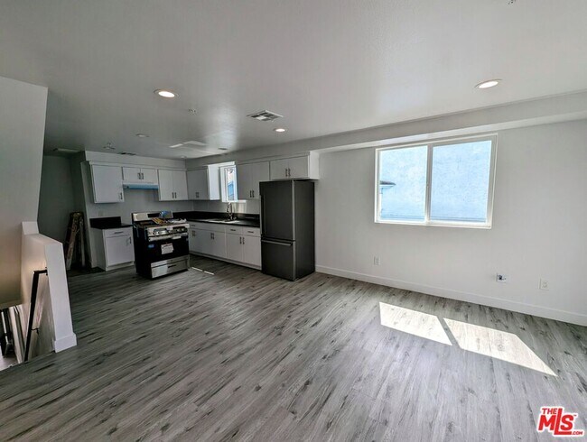 Foto del edificio - 753 E Adams Blvd