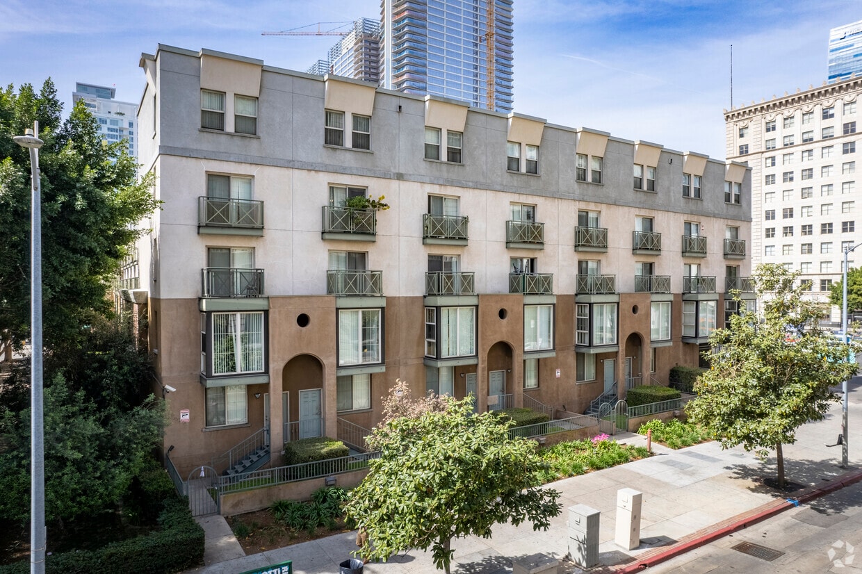 1031 S Hope St - Hope Village