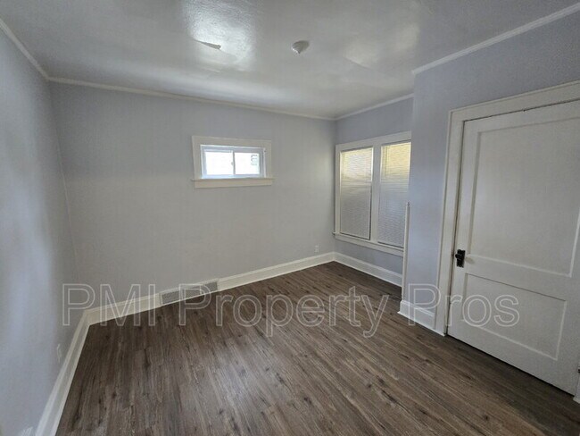 Foto del edificio - 3895 Dr. William Finlayson St