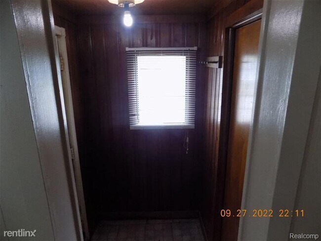 Building Photo - 8238 Chalmers Ave