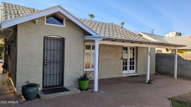 Foto del edificio - 918 E Whitton Ave