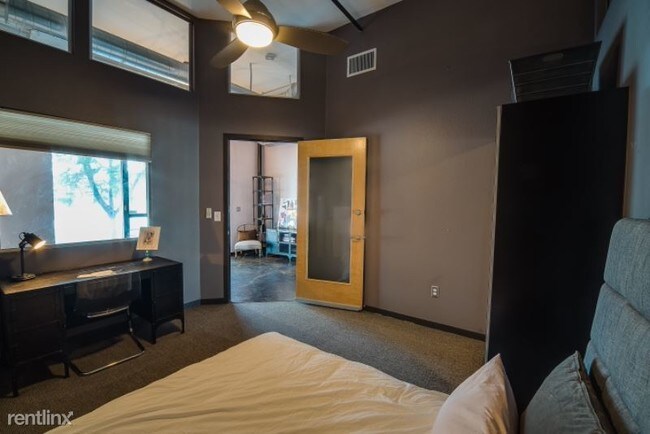 Foto del edificio - 2 br, 1 bath Condo - 2140 Curtis St