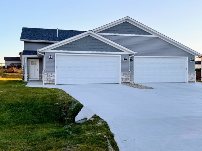 Building Photo - 5989-5991 Hanson Ct