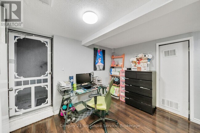 Photo du bâtiment - 144 Voltarie Cres