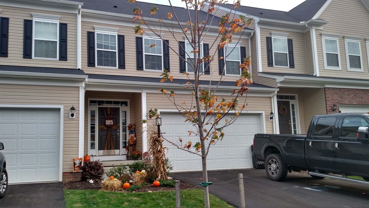 2310 Flint Dr, Washington, PA 15301 Townhome Rentals in Washington PA