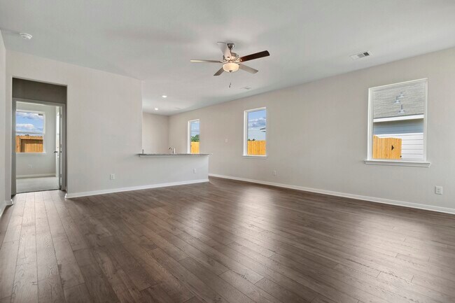 Building Photo - 16446 Honeysuckle Hl Dr