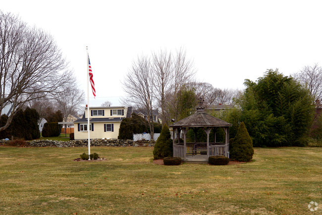 Foto del edificio - Shawomet Gardens