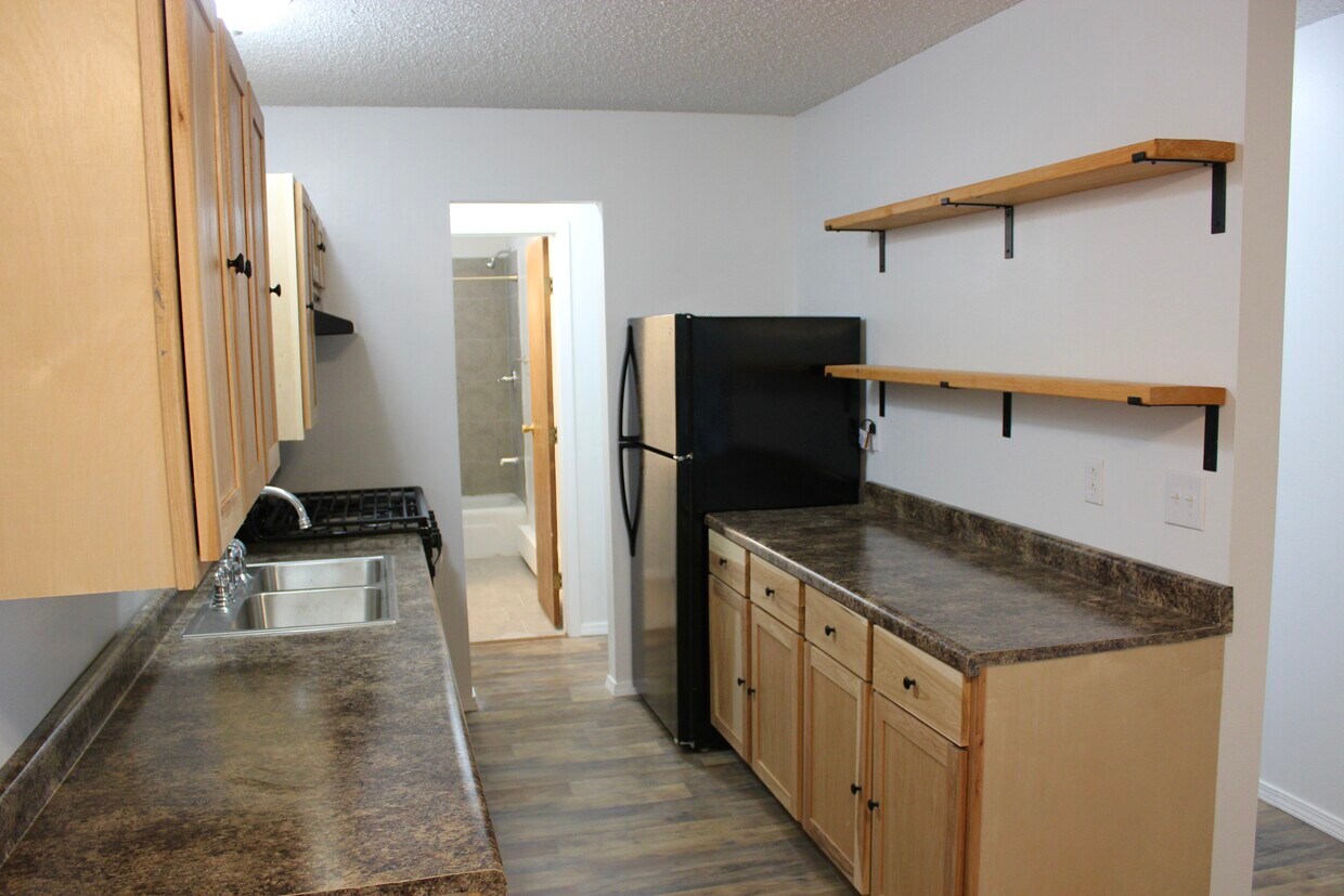 Primary Photo - 205 E Watson St