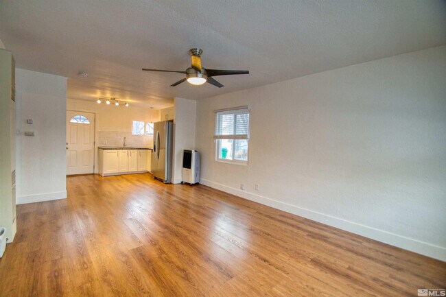 Foto del edificio - 550 W 10th St