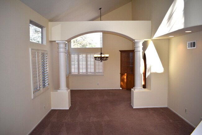 Foto del edificio - 25455 Hardy Pl