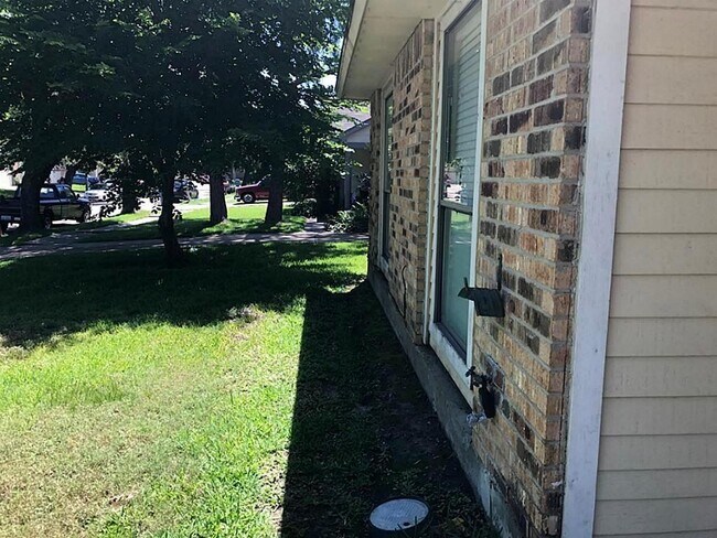 Building Photo - 17319 Nordway Dr