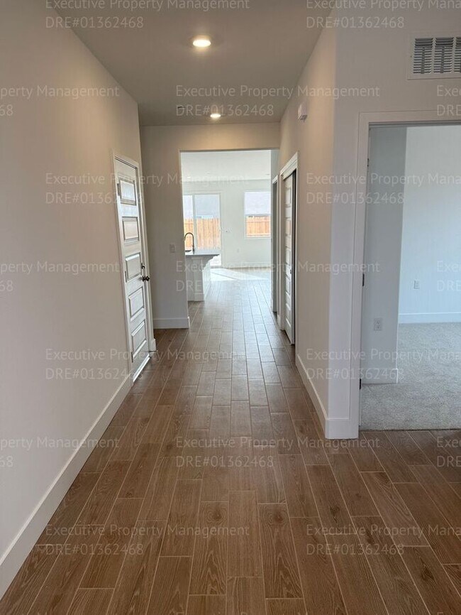 Foto del edificio - Newly constructed 3 bedroom/ 3 bathroom ho...