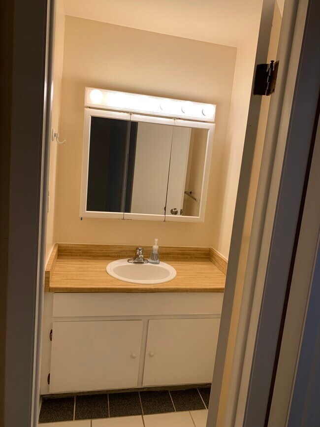 Foto del edificio - 3161 Madison Ave R315