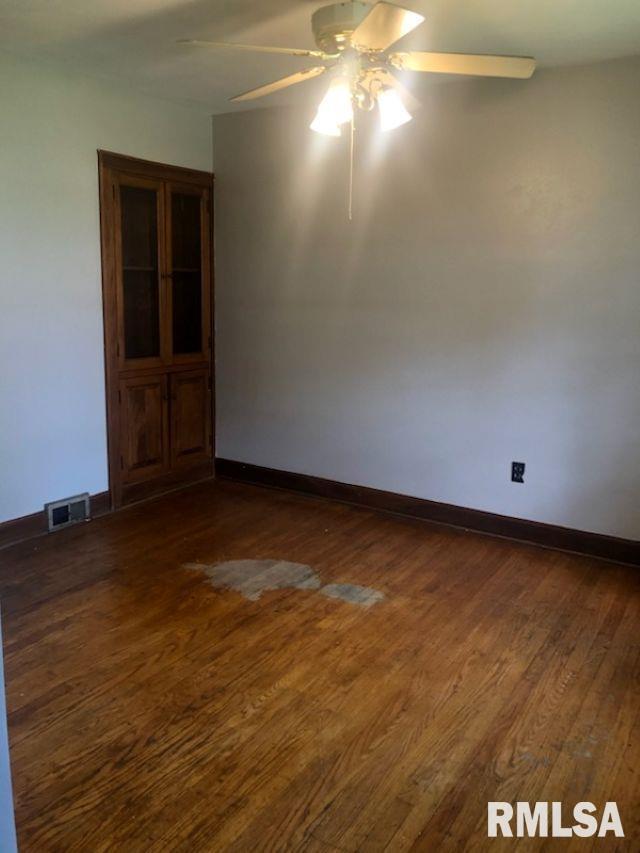 Building Photo - 1728 E Locust St