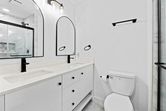 Building Photo - 8707 Wind Side Dr
