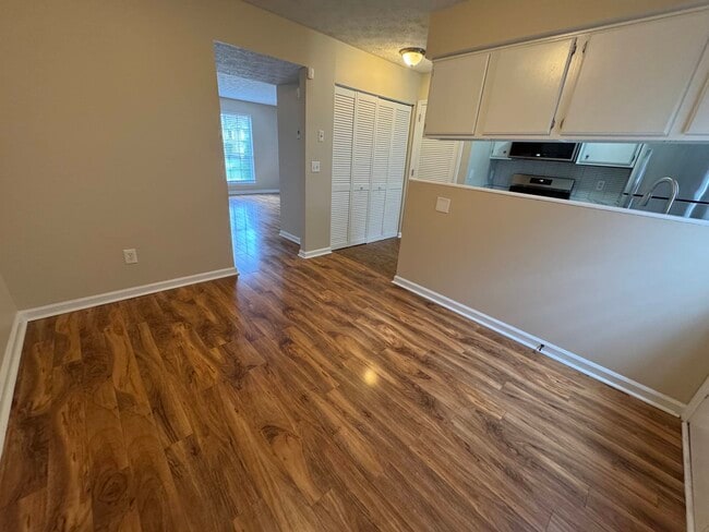 Building Photo - 109 Thistle Ln