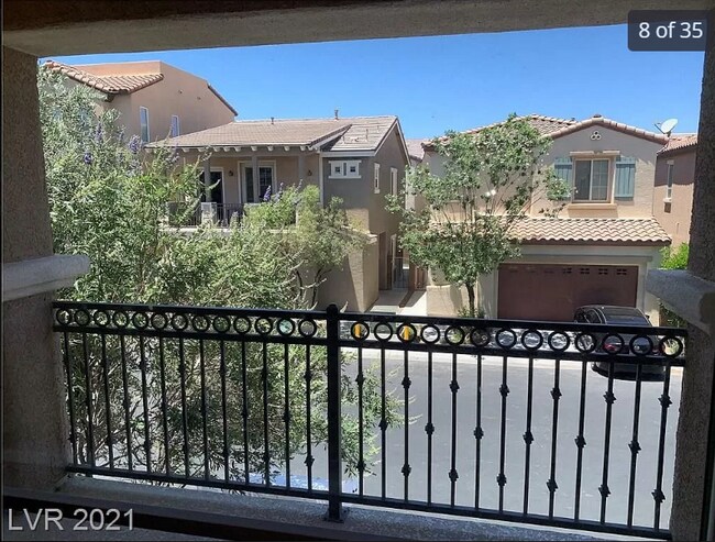 Foto del edificio - 9854 Lime Tree St