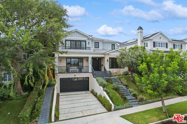 Building Photo - 9348 Cresta Dr