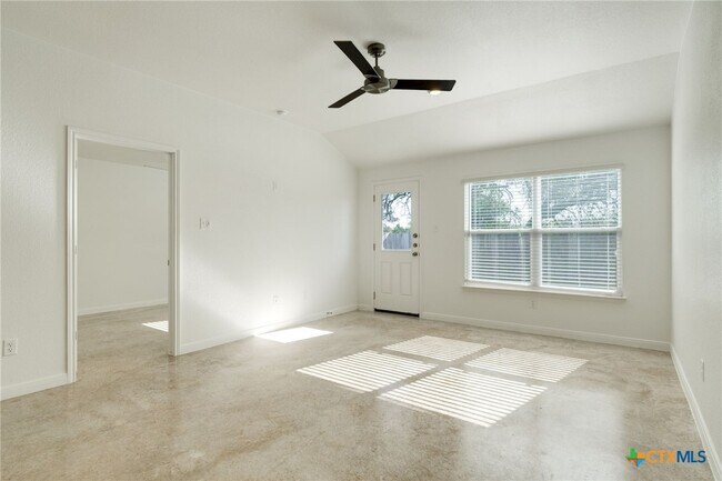 Building Photo - 910 Wax Myrtle Ct