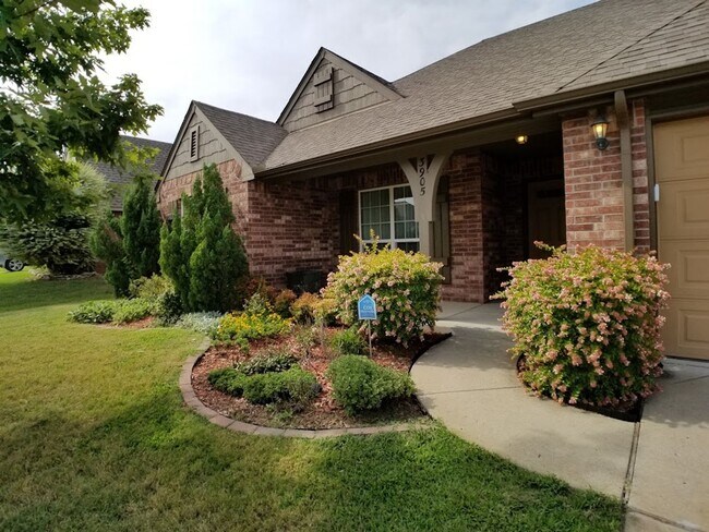 Foto del edificio - 3 Bed | 2 Bath in Jenks!
