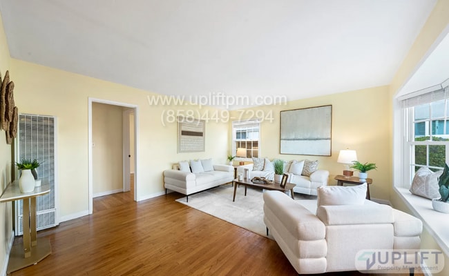 Building Photo - Charming 3-Bedroom Home with Bonus Living ...