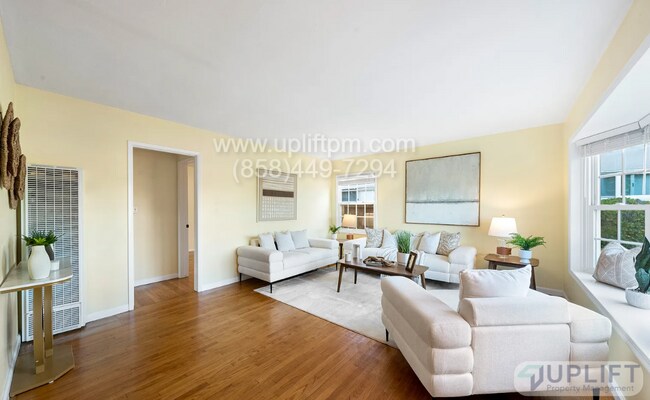 Foto del edificio - Charming 3-Bedroom Home with Bonus Living ...