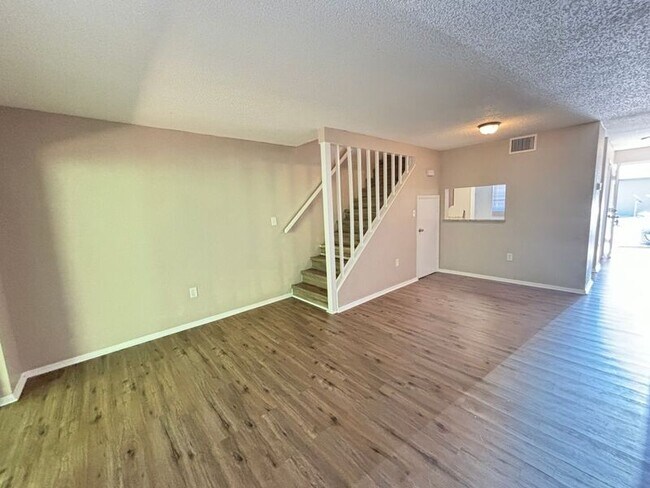 Foto del edificio - 1055 Spirit Lake Rd