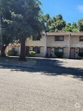 Building Photo - 1125 Delphinium St