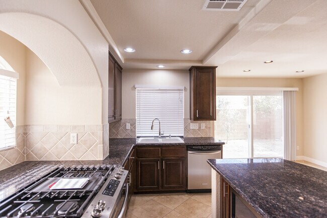 Foto del edificio - 2 Story home in Las Vegas