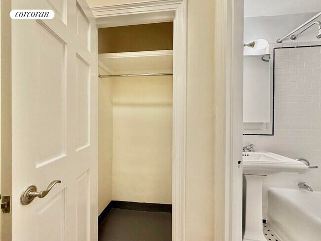 Foto del edificio - 210 E 68th St