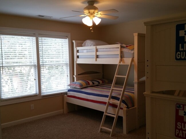 Building Photo - Lynnhaven Shores