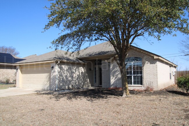 Building Photo - Charming Brick Home in Clear Creek Estates!