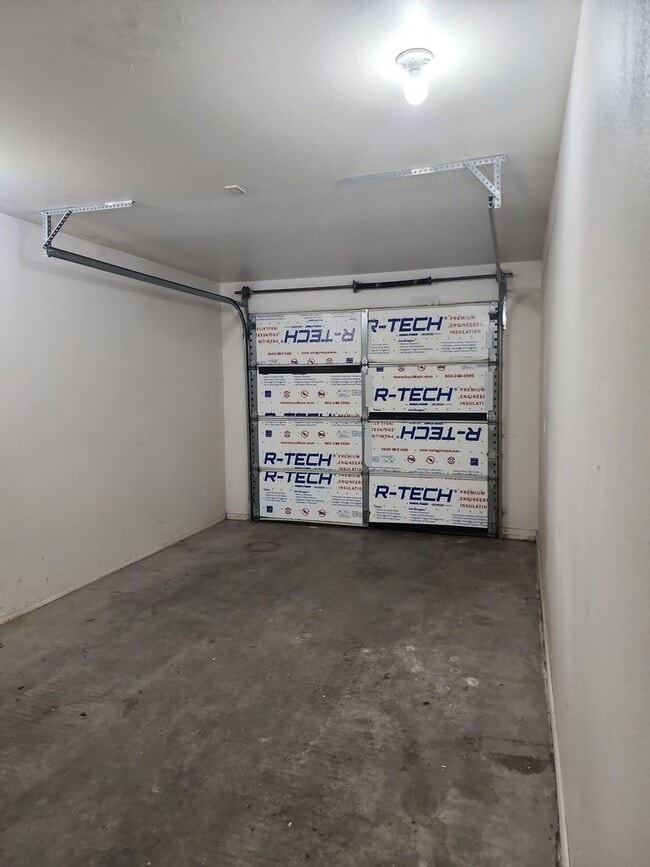 Building Photo - 3 bed 2 bath w/ garage in Ephrata