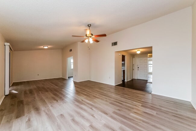 Foto del edificio - 6205 37th Ave W