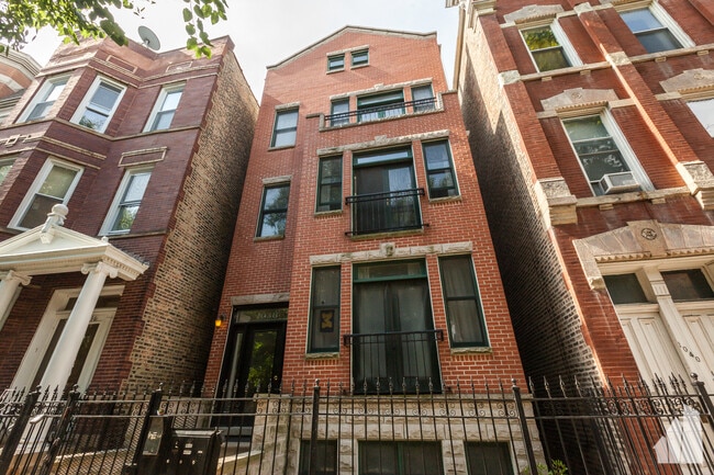 Building Photo - 1038 N Marshfield Ave