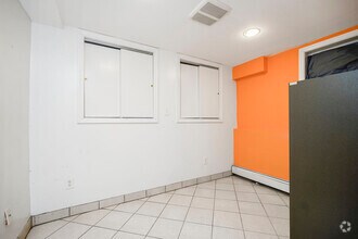 Building Photo - 371 Alpine St