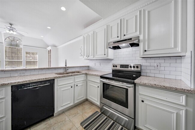 Building Photo - 4943 Gammage St