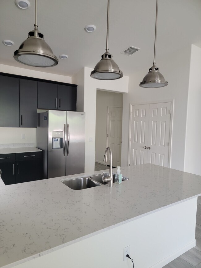 Kitchen - 5402 W Hackamore Dr