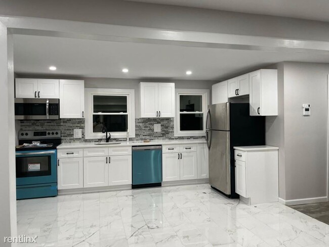 Foto del edificio - 2 br, 1 bath House - 555 Swanson Ave