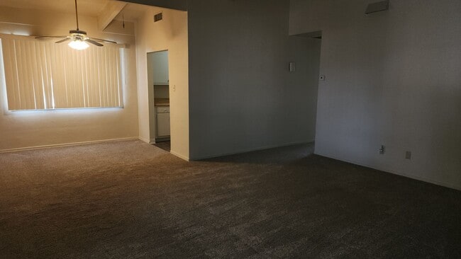 Building Photo - 139