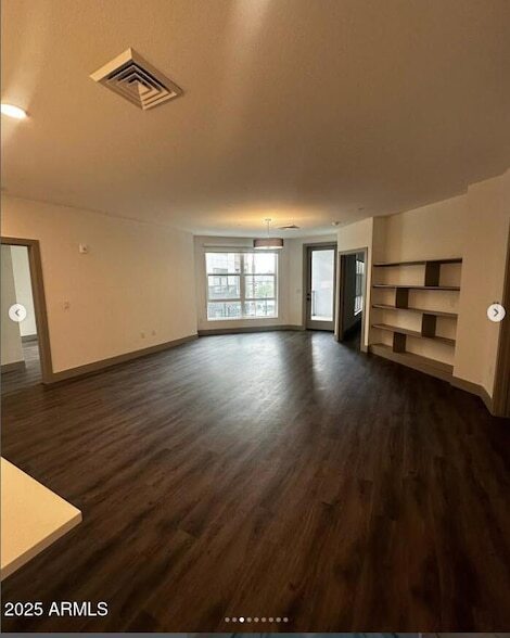 Foto del edificio - 7111 E Tierra Buena Ln