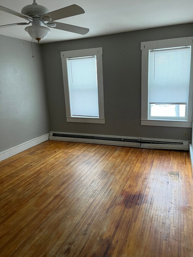 16 Chinook Trl Unit 2, Tamworth, NH 03886 Apartments in Tamworth, NH