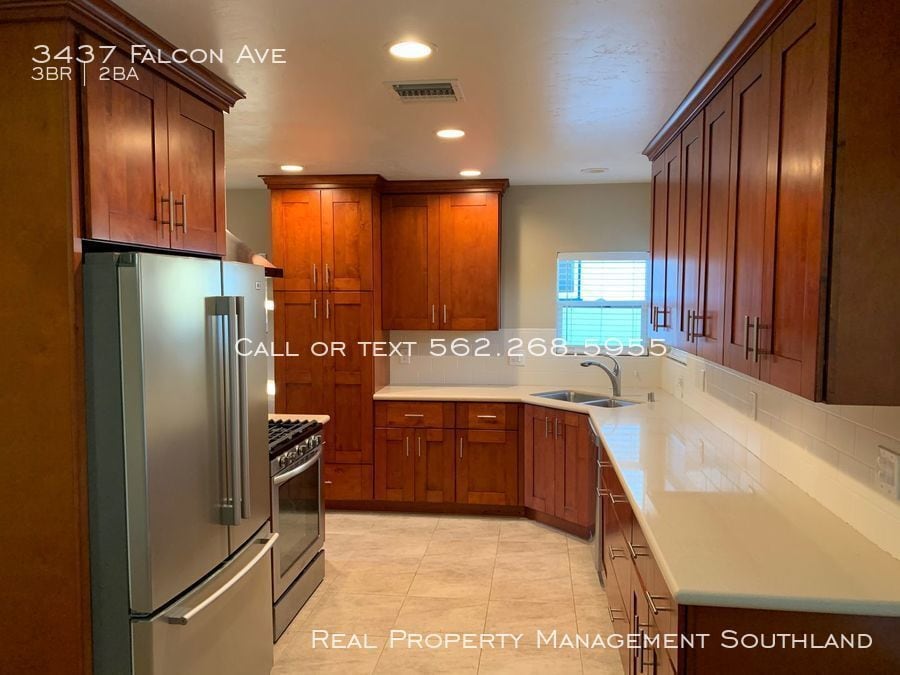 Primary Photo - 3437 Falcon Ave
