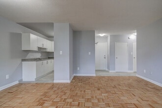 Building Photo - Camelot Towers