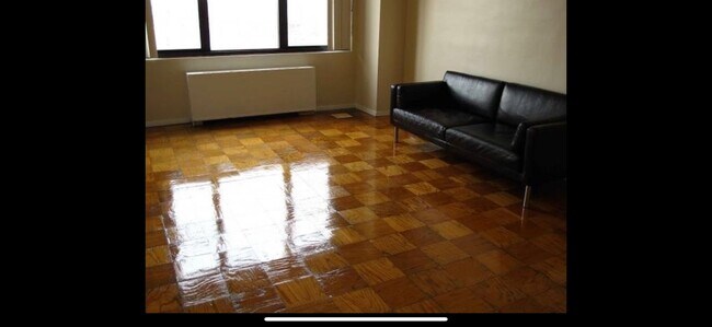 Building Photo - 201 St Pauls Ave