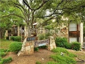 Foto principal - 6903 Deatonhill Dr