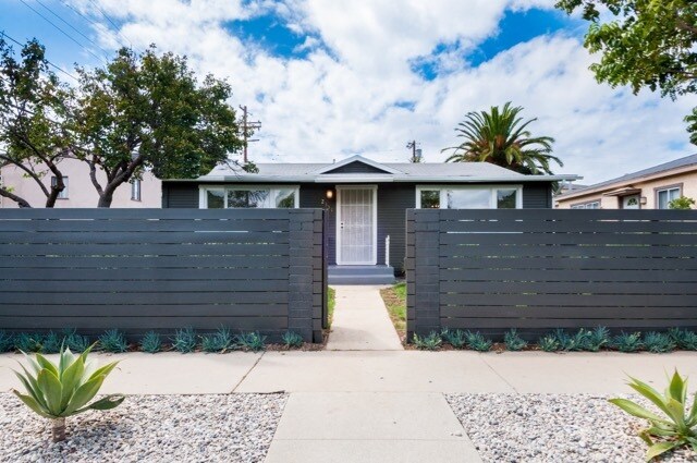 Primary Photo - 2331 Penmar Ave