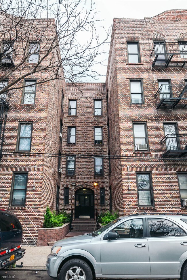 Building Photo - 2 br, 1 bath Apartment - 1618 Jefferson Ave